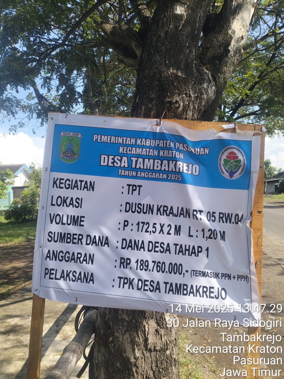 ketua umum LSM GEMPAR Tirto Santoso angkat bicara terkait pekerjaan proyek TPT di kraton