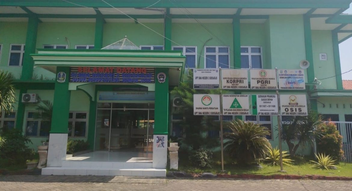 Orang Tua Siswa Keluhkan Sistem Penerimaan Siswa Baru di SMAN 3 Sidoarjo: Jalur Domisili Dinilai Tidak Transparan