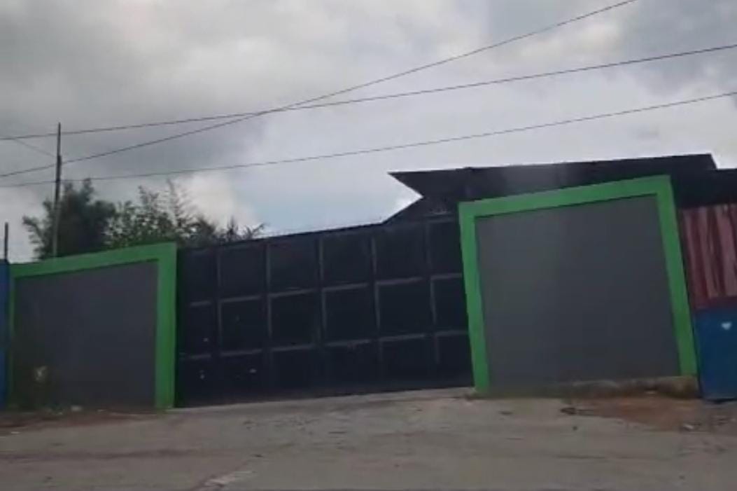 Viral, Tutup, Lalu Buka Lagi: Gudang Solar Diduga Ilegal di Km 38 Samboja Disorot Warga