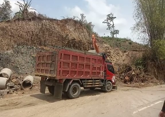 Berkedok Proyek TPS3R Tanah TKD Luas 6.867m² Didusun Reco Desa Kepoh Klagen Wringin Anom Gresik, Diduga Ilegal Dan Dikomersilkan Seolah-Olah Kebal Hukum.