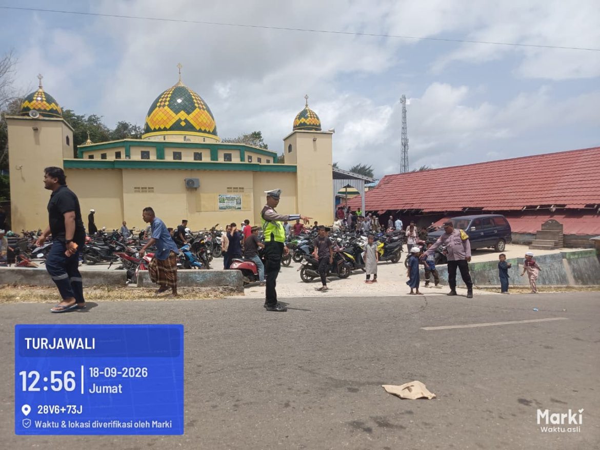 Sat Lantas Polres Kepulauan Tanimbar Optimalkan Pengamanan dan Pengaturan Lalu Lintas Ibadah Salat Jumat