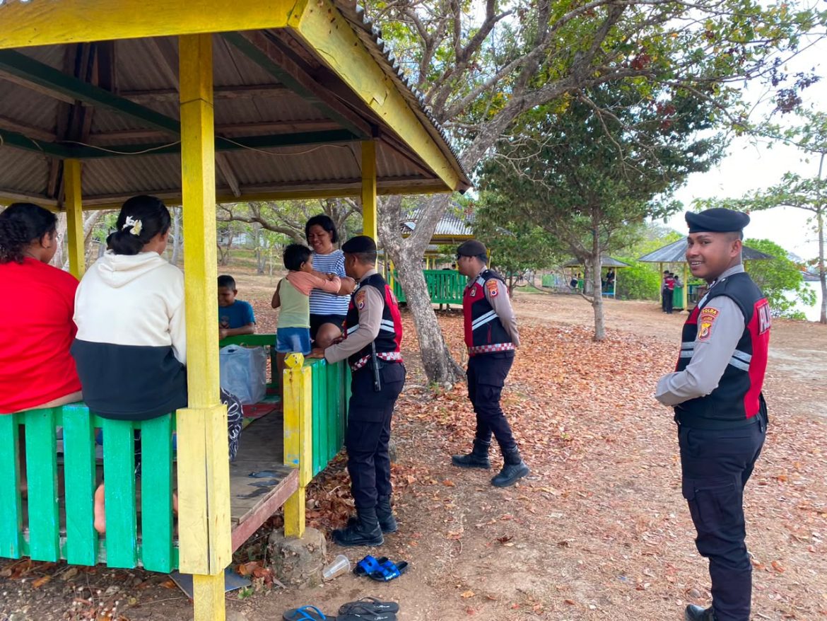 Perkuat Pengamanan Objek Wisata, Sat Samapta Polres Kepulauan Tanimbar Patroli di Pantai Weluan