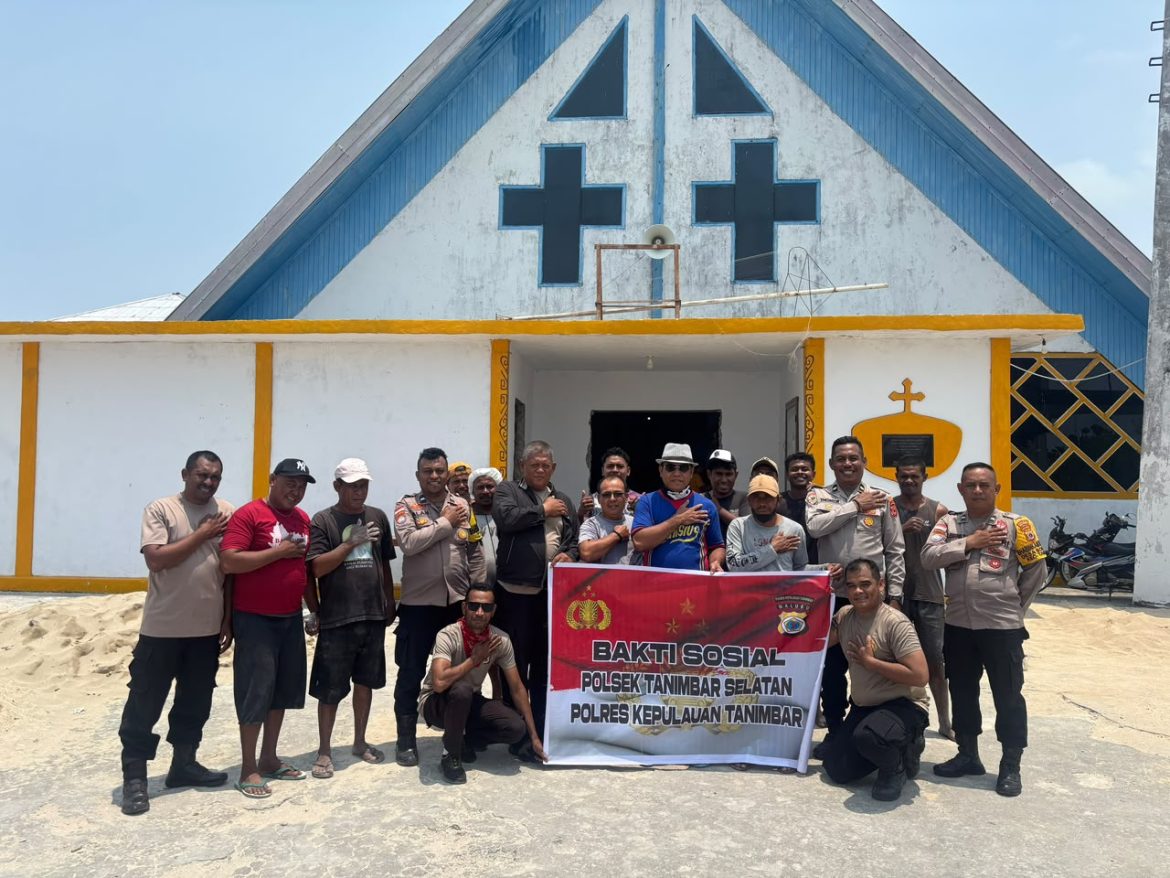 Perkuat Toleransi dan Kerukunan, Polsek Tanimbar Selatan Gelar Bakti Religi Pembangunan Gereja di Wowonda