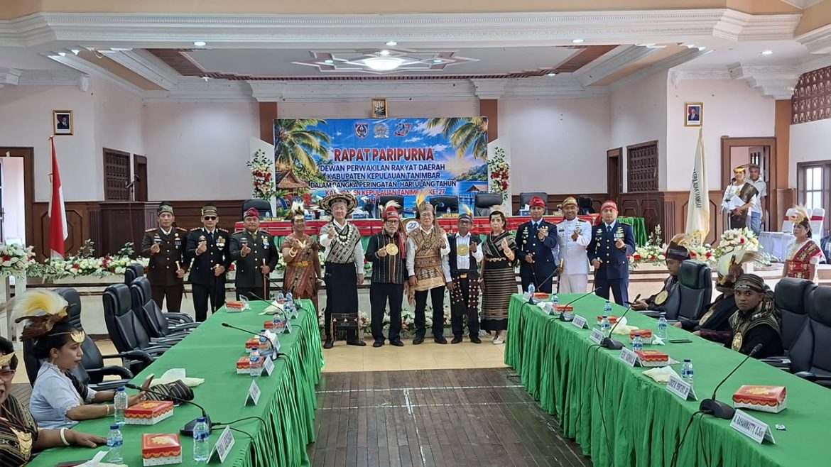 Kapolres Tanimbar Siap Kawal Pembangunan Daerah pada Paripurna HUT Ke-27 KKT