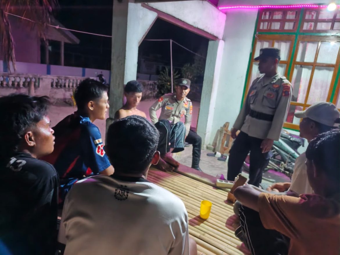 Hadirkan Rasa Aman di Malam Hari, Polsek Fordata Gelar Patroli Dialogis Demi Jaga Kondusifitas Kamtibmas