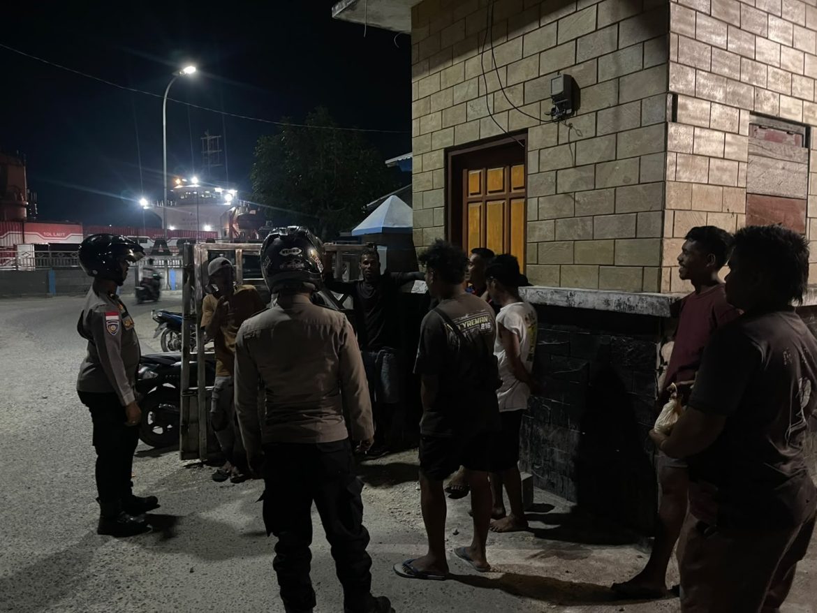 Jamin Keamanan Malam Hari, Personel Polsek Tanimbar Utara Intensifkan Patroli KRYD di Kota Larat