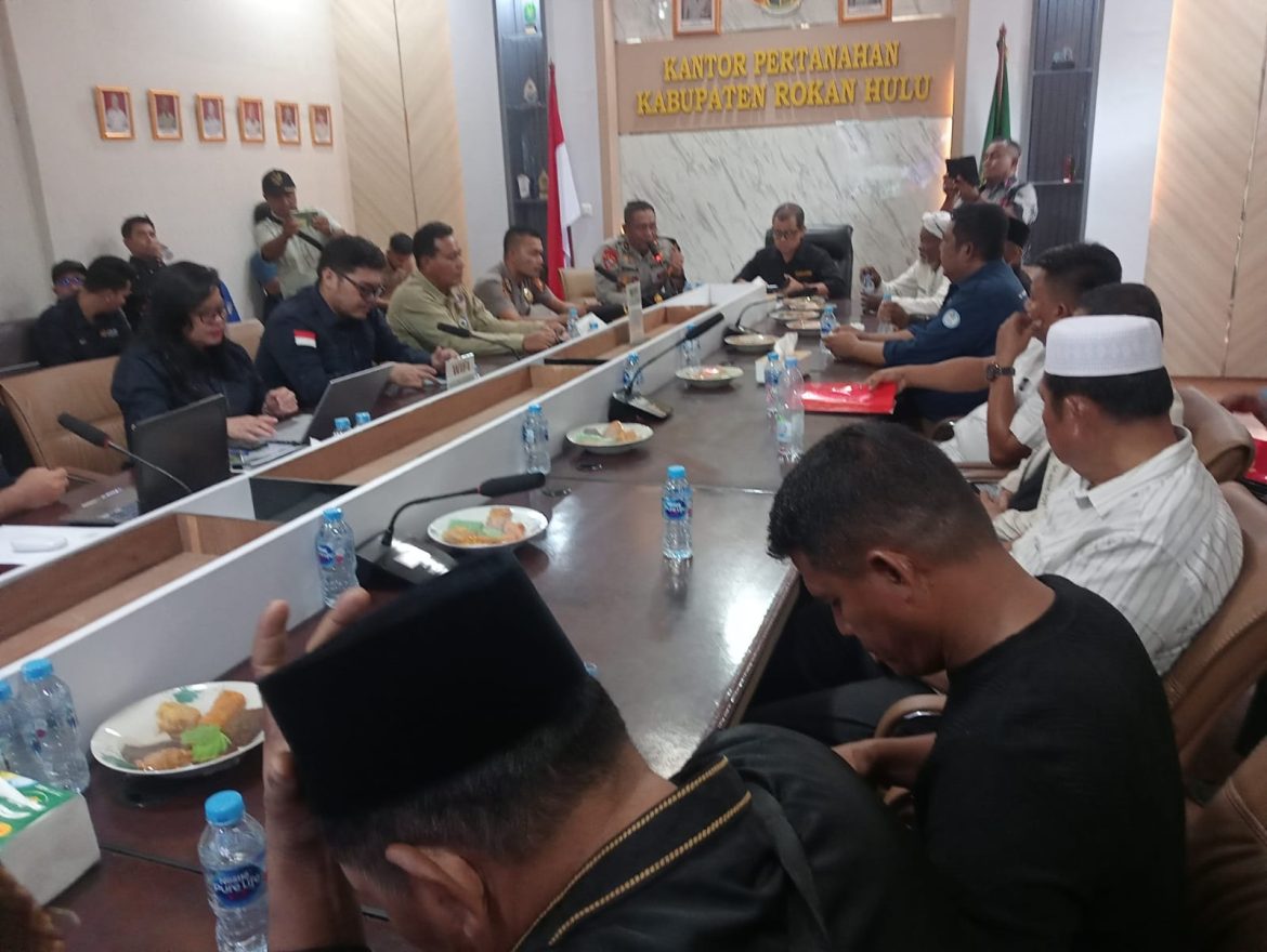 “Warga lima desa Desa kepastian Plasma 20 persen Pp pada PT.SAI yang belum terkabul sejak tahun 2018”